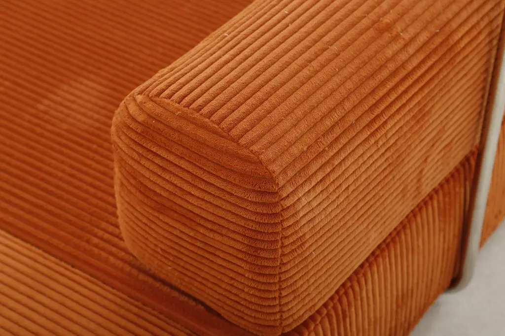 SF19009_033-13 (1).webp