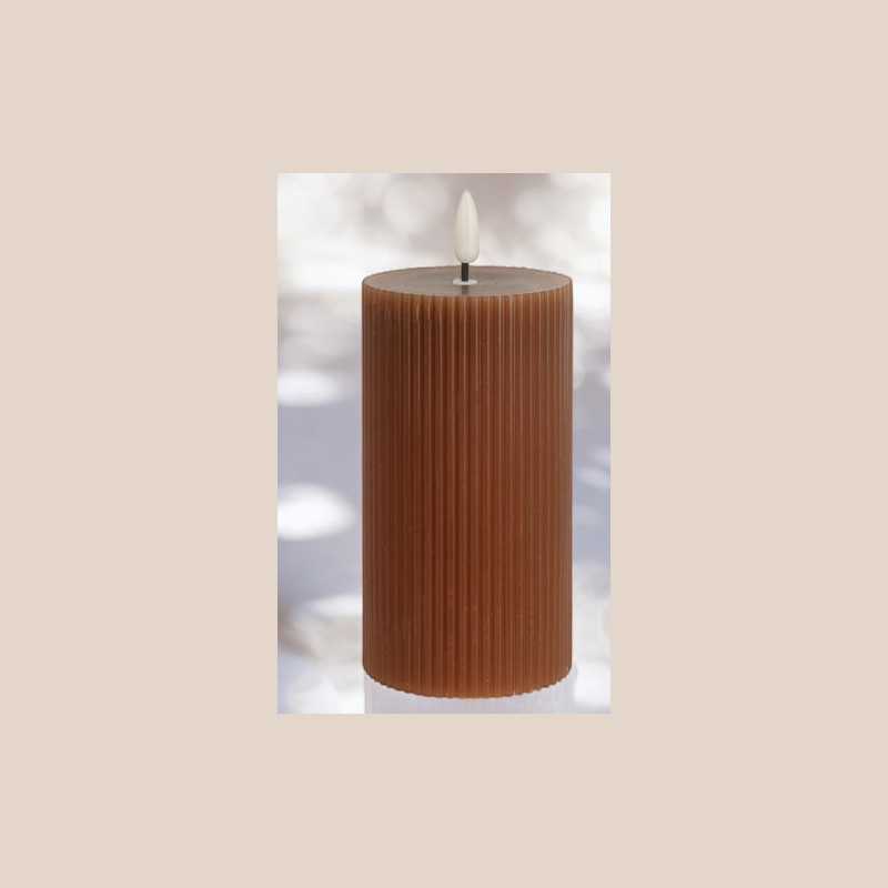 Bougie brune avec led 7x13 cm grand rayure