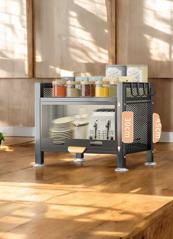 Rangement de cuisine en métal avec des étagères ouvertes