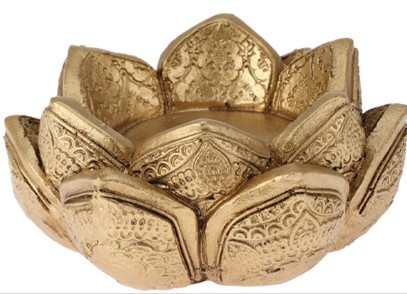 Bougeoir en forme de lotus doré