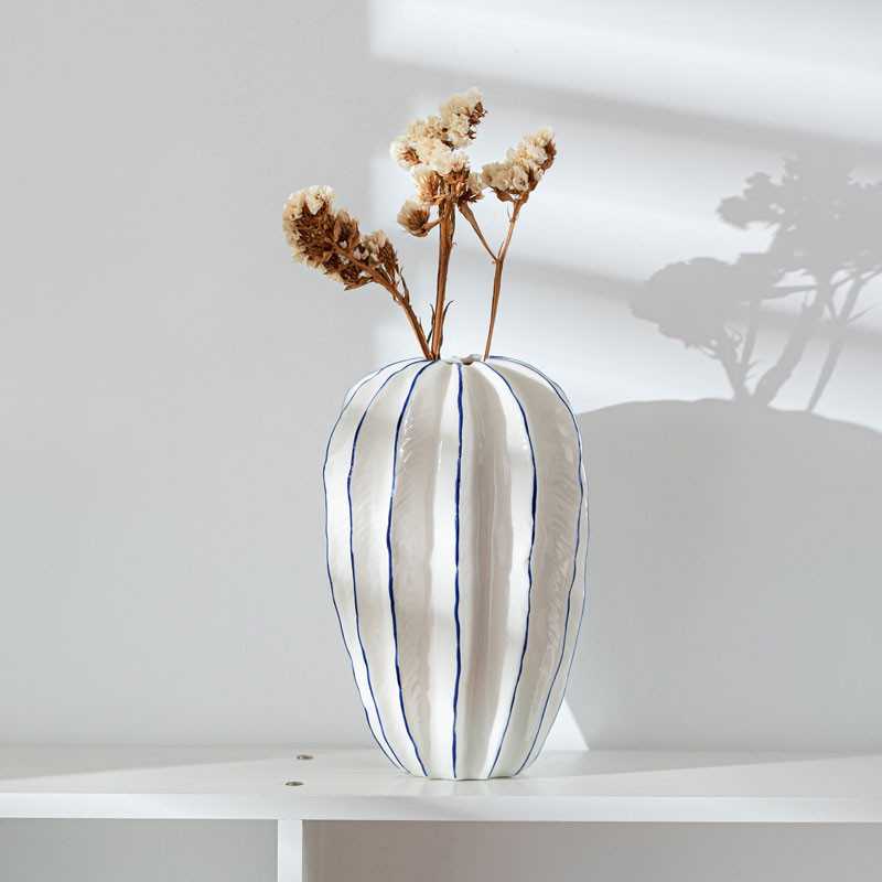 Vase rosalia