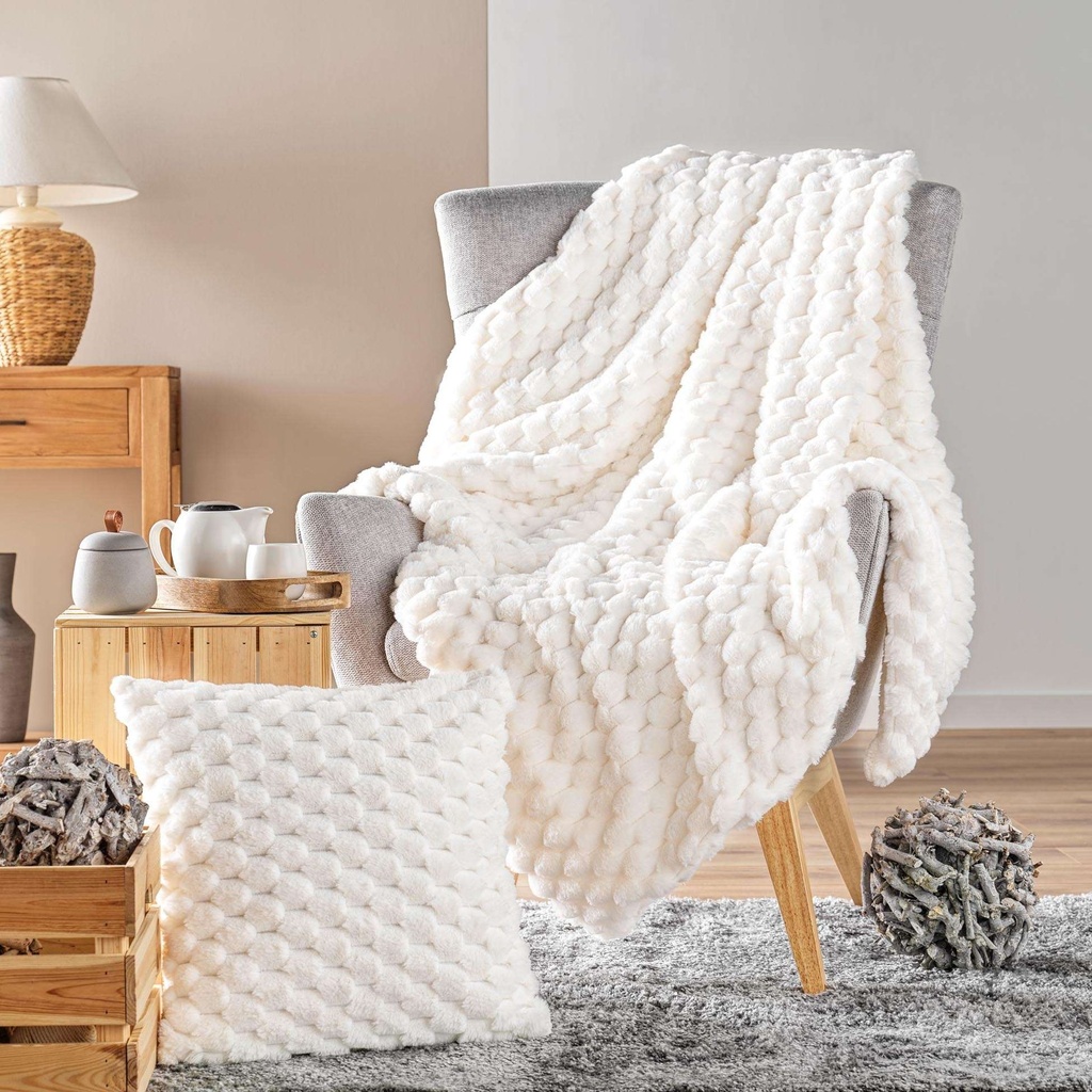 Coussin dehoussable compresse 45 x 45 cm imitation fourrure/velours frosty