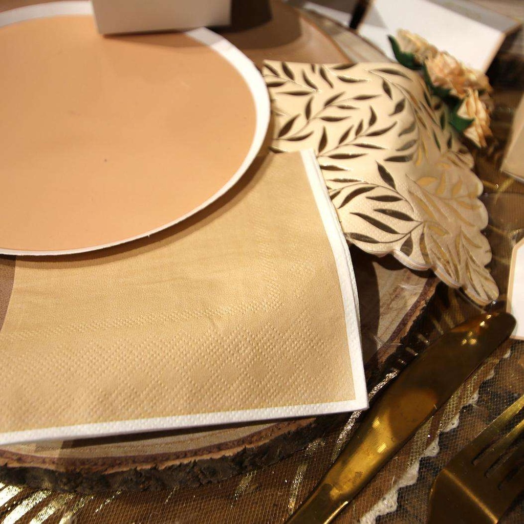 15 Serviettes Cocktail Bi-Color Papier Camel et Crème 24x24cm - 3 Plis