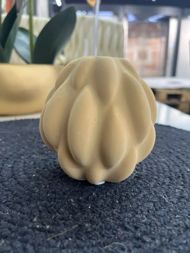 Vase decoratif ceramique beige foncé