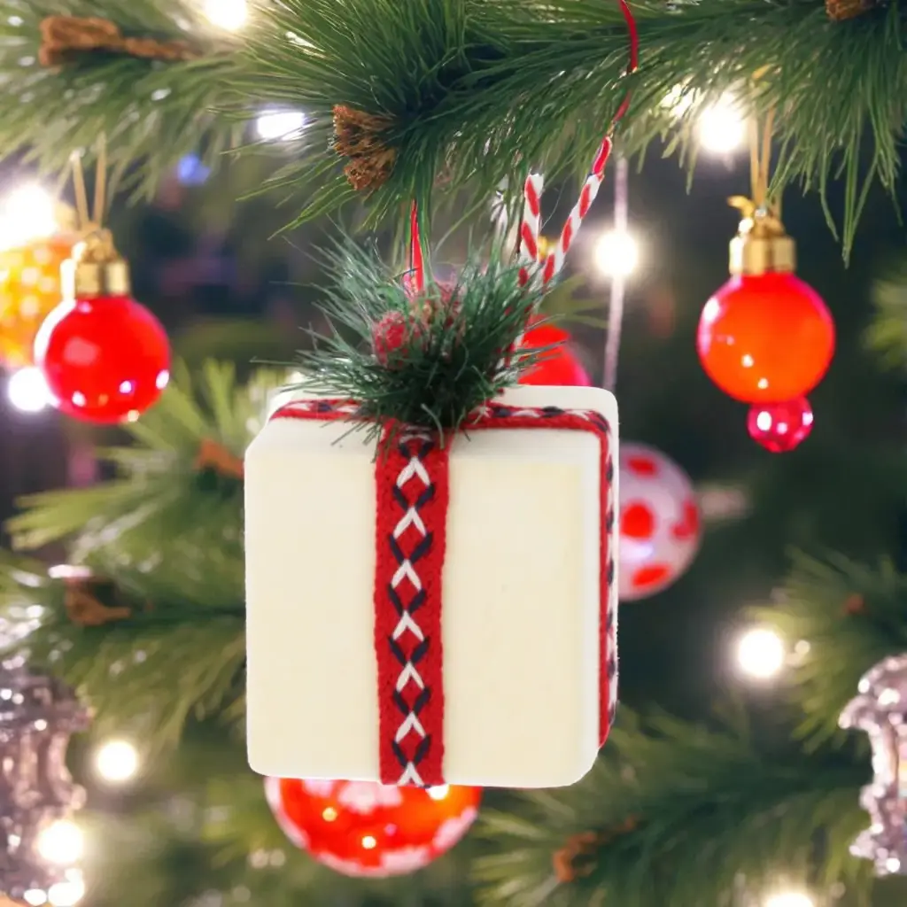 Cadeau a susp. 6x6cm  1