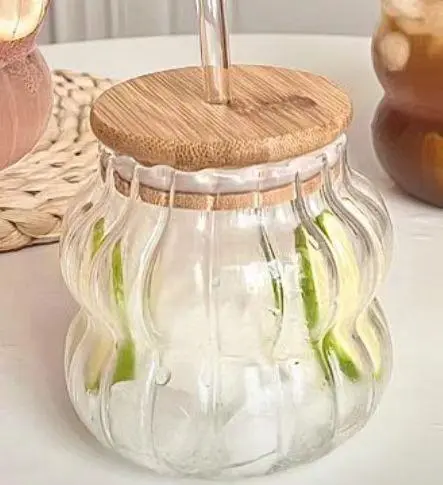 Verre avec couvercle et paille - 417