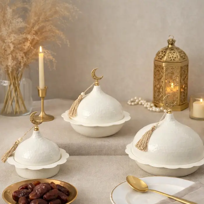 Plat avec dome beige martelé 19*19*17cm  - Elyas