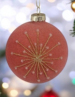 Boule de noel rose foncé fontaine