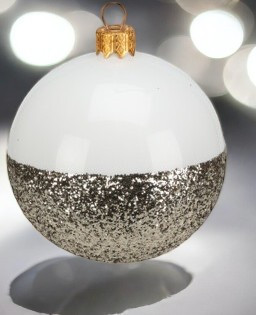 Boule de noël en verre 8 cm modèle blanc lisse