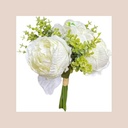 Bouquet de rose blanc avec eucalyptus