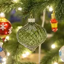 Boule de noël verre 8cm  vert oignon