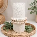 Vase cylindrique et perles en bois